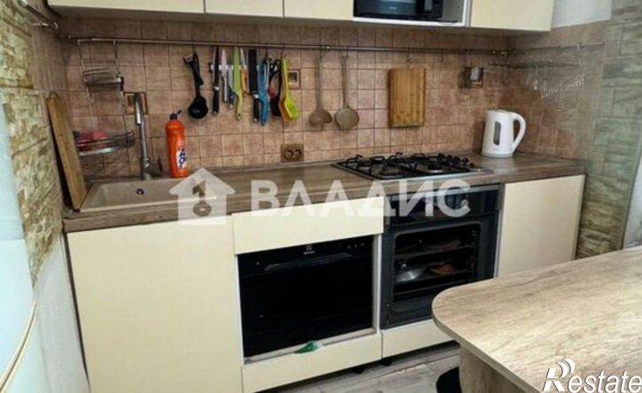 1-комн квартира ул Подполковника Емельянова, 274,  д. 274