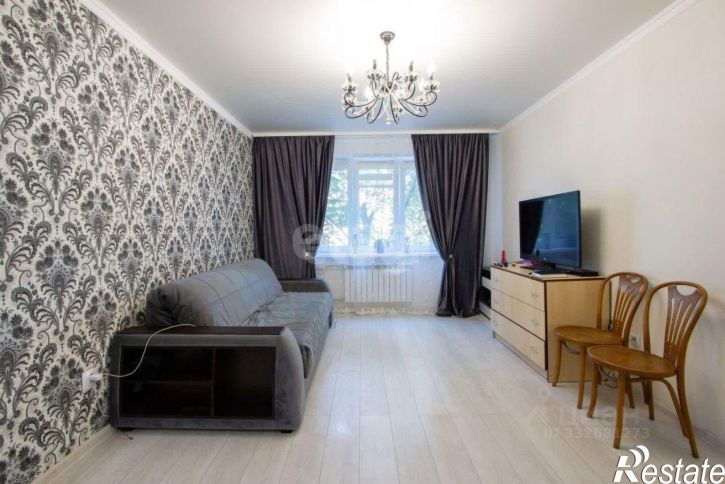 3-комн квартира ул Чаадаева, 37,  д. 37