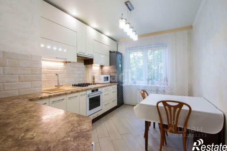 3-комн квартира ул Чаадаева, 37,  д. 37