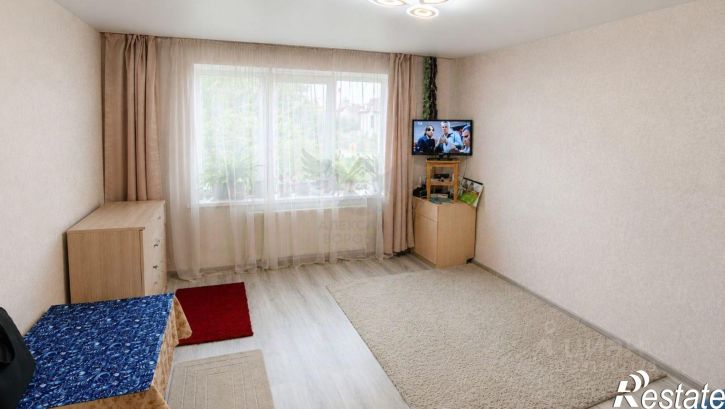 3-комн квартира ул Сурикова, 8,  д. 8