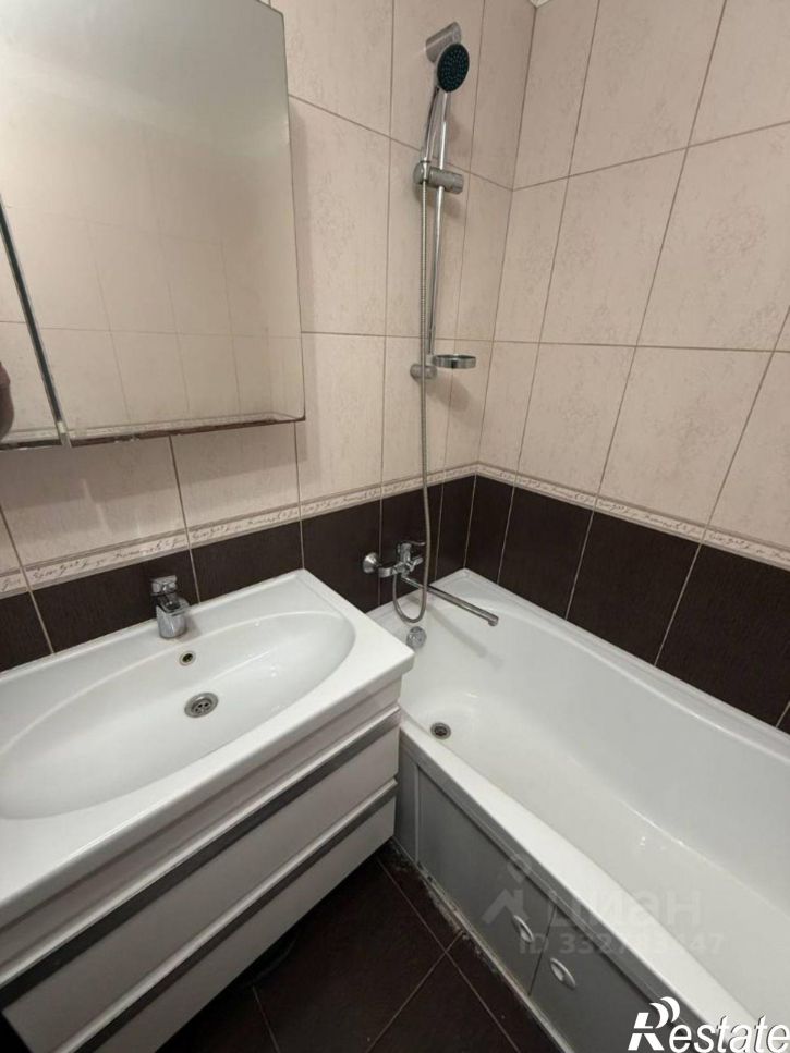 2-комн квартира ул Дзержинского, 102Г,  д. 102Г