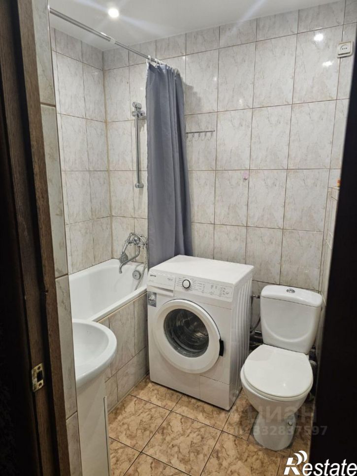 1-комн квартира наб Адмирала Трибуца, 37,  д. 37