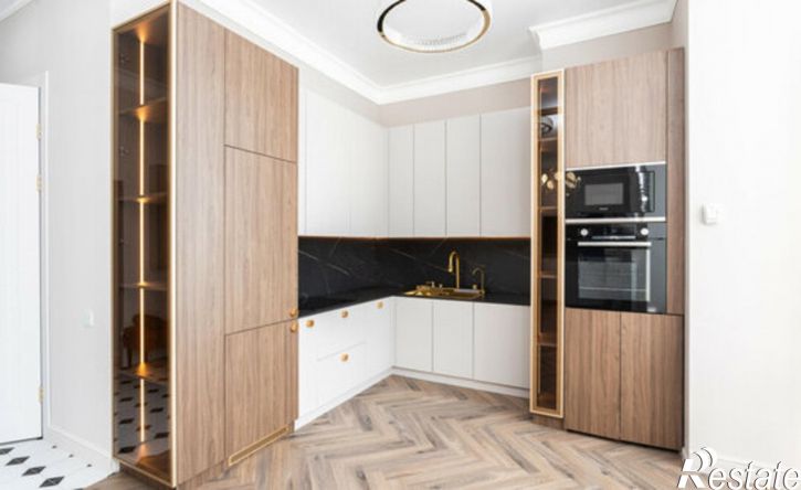 2-комн квартира улица Героя России Виталия Мариенко, 8