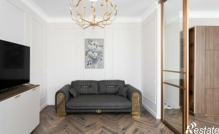 2-комн квартира улица Героя России Виталия Мариенко, 8