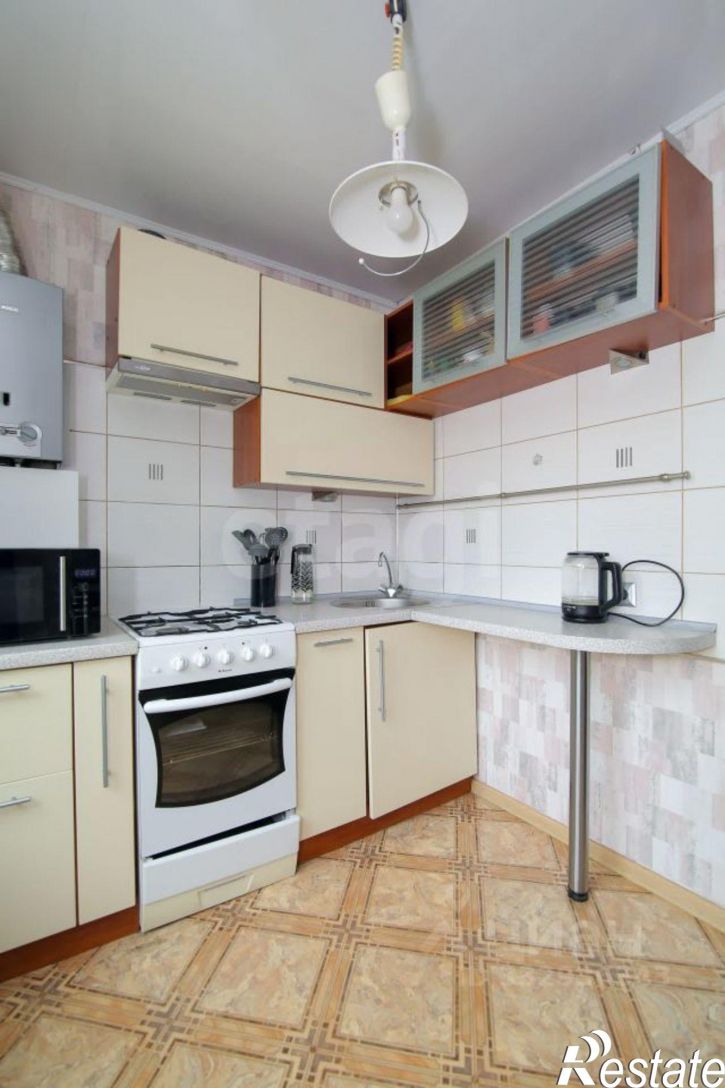 3-комн квартира ул Младшего лейтенанта Ротко, 1,  д. 1