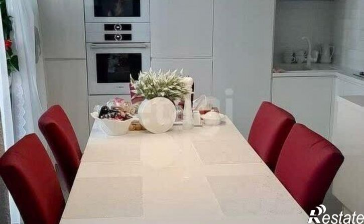 4-комн квартира Калининград, улица Космонавта Леонова, 55к1