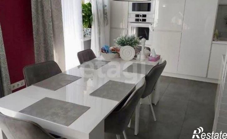 4-комн квартира Калининград, улица Космонавта Леонова, 55к1