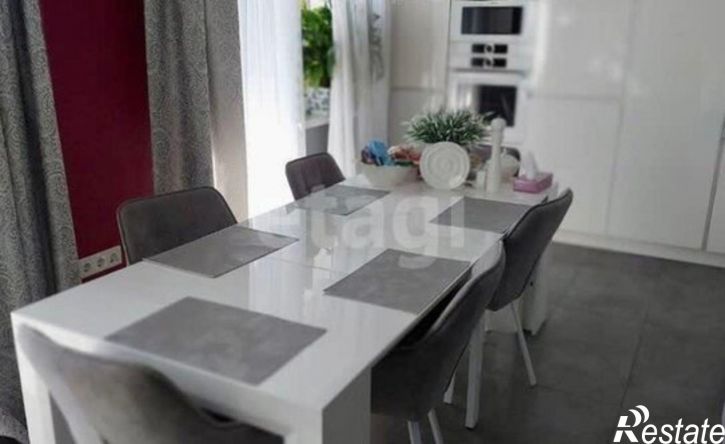 4-комн квартира Калининград, улица Космонавта Леонова, 55к1