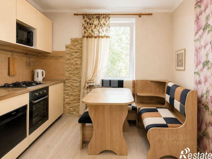 1-комн квартира ул Подполковника Емельянова, 282,  д. 282