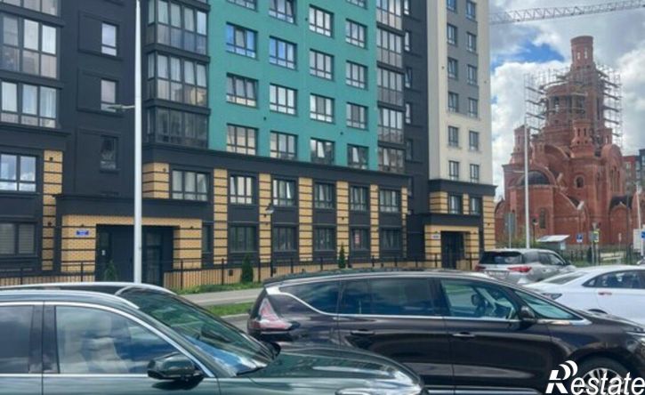2-комн квартира улица Героя России Виталия Мариенко, 8