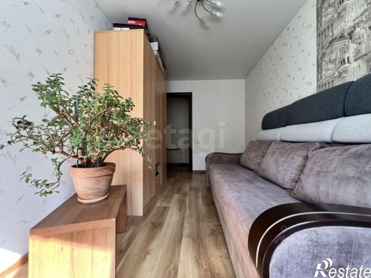 2-комн квартира ул Космонавта Леонова, 77А,  д. 77А