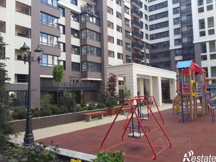 4-комн квартира ул Сержанта Колоскова, 8,  д. 8