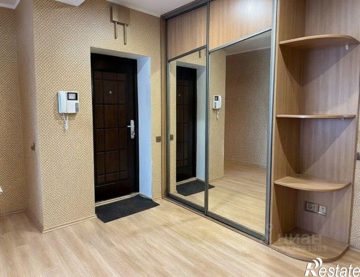 3-комн квартира ул Земельная, 20,  д. 20