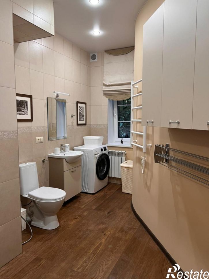 2-комн квартира Россия, Каштановая аллея ул, 70