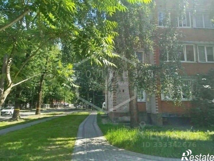 1-комн квартира ул Подполковника Емельянова, 274,  д. 274