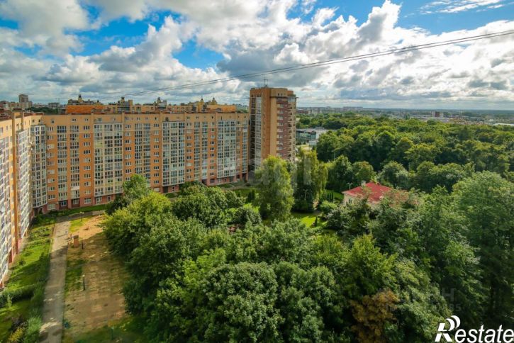 2-комн квартира улица Юрия Гагарина, 1,  д. 1