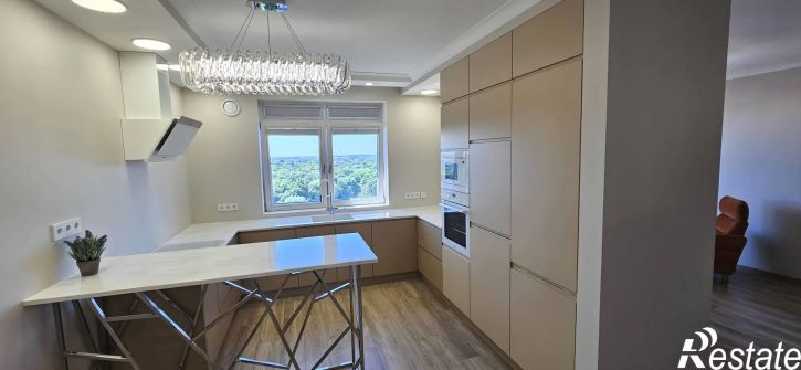2-комн квартира Россия, Сержанта Колоскова ул, 8