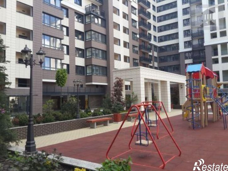 2-комн квартира Россия, Сержанта Колоскова ул, 8