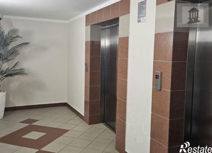 2-комн квартира Россия, Сержанта Колоскова ул, 8