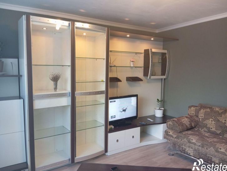 2-комн квартира улица 9-го Апреля, 52,  д. 52