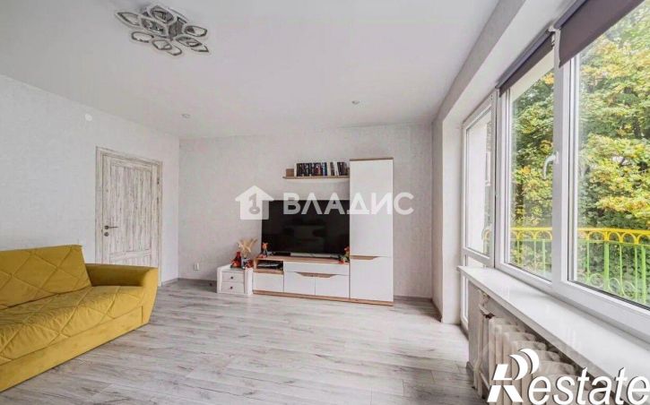 3-комн квартира улица Космонавта Леонова, 81,  д. 81
