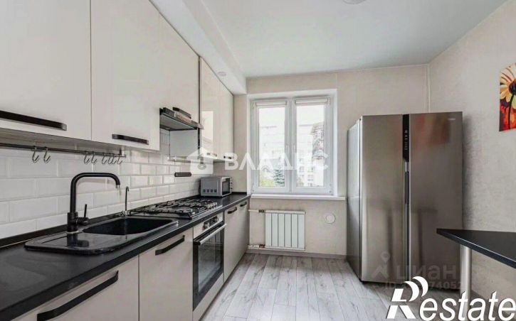 3-комн квартира улица Космонавта Леонова, 81,  д. 81