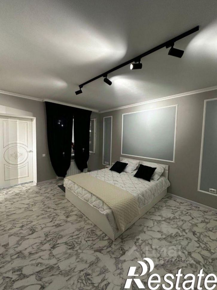 1-комн квартира улица Чекистов, 95,  д. 95