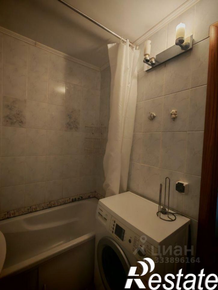 4-комн квартира улица Маршала Борзова, 103,  д. 103