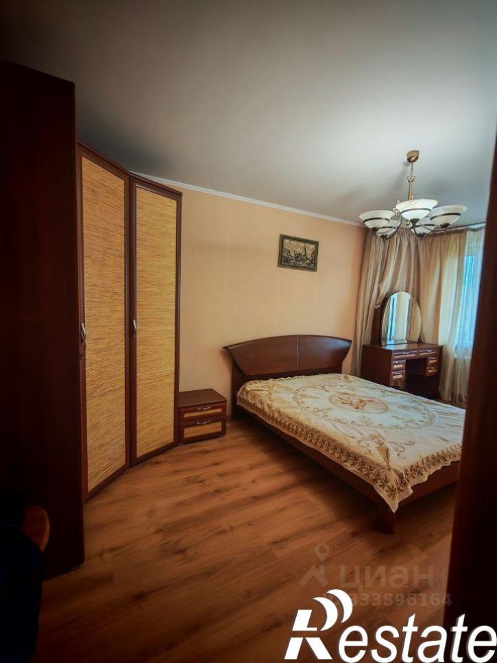 4-комн квартира улица Маршала Борзова, 103,  д. 103