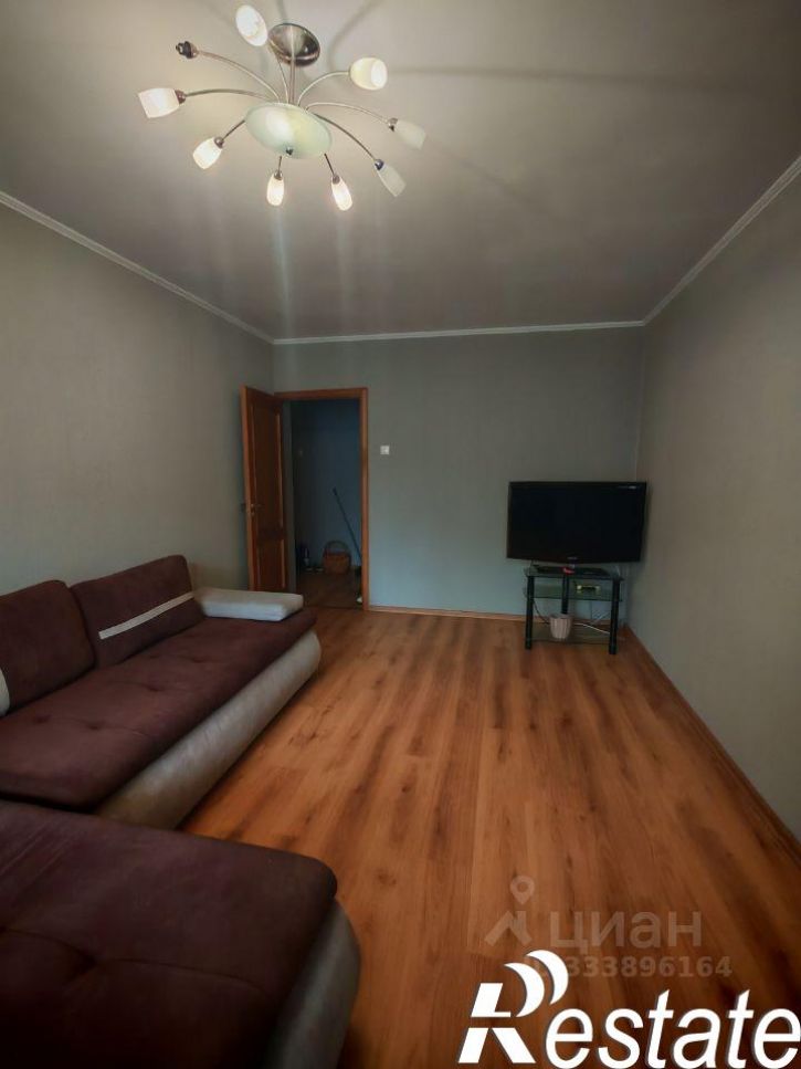 4-комн квартира улица Маршала Борзова, 103,  д. 103