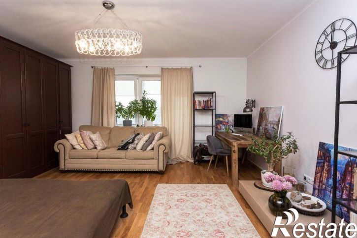2-комн квартира улица Сержанта Мишина, 22Б,  д. 22Б
