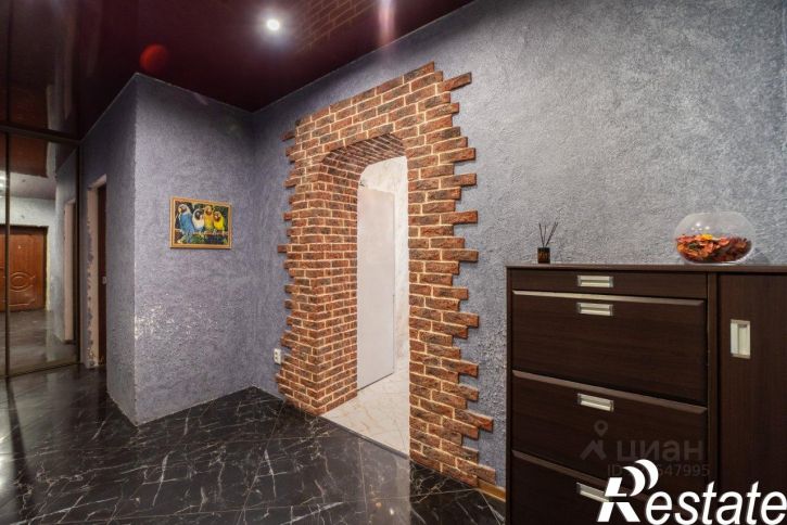 2-комн квартира улица Подполковника Емельянова, 253,  д. 253