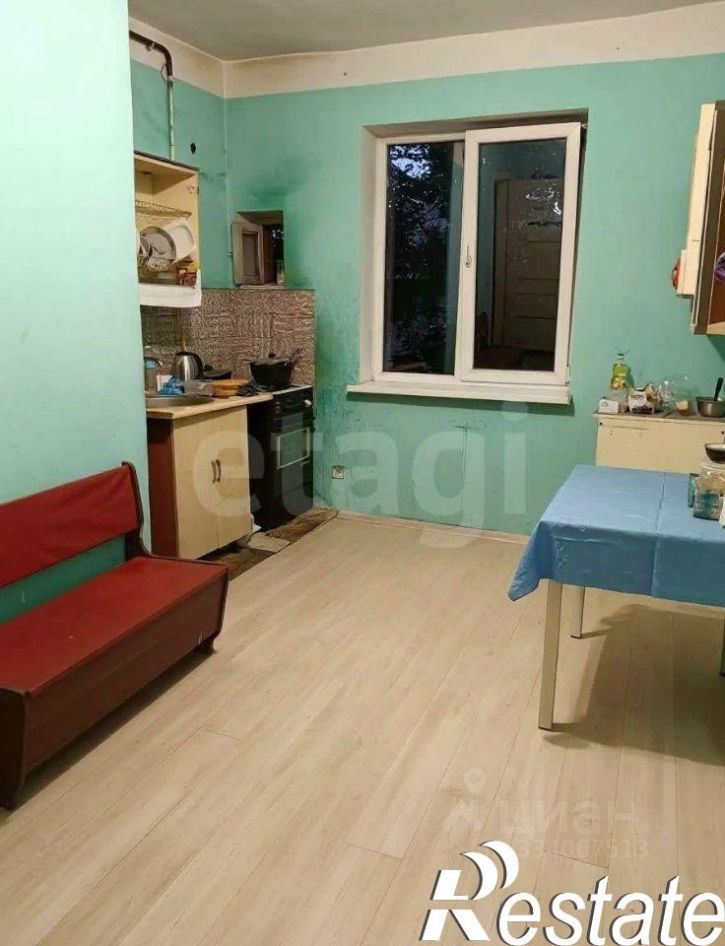 3-комн квартира улица Александра Суворова, 8,  д. 8