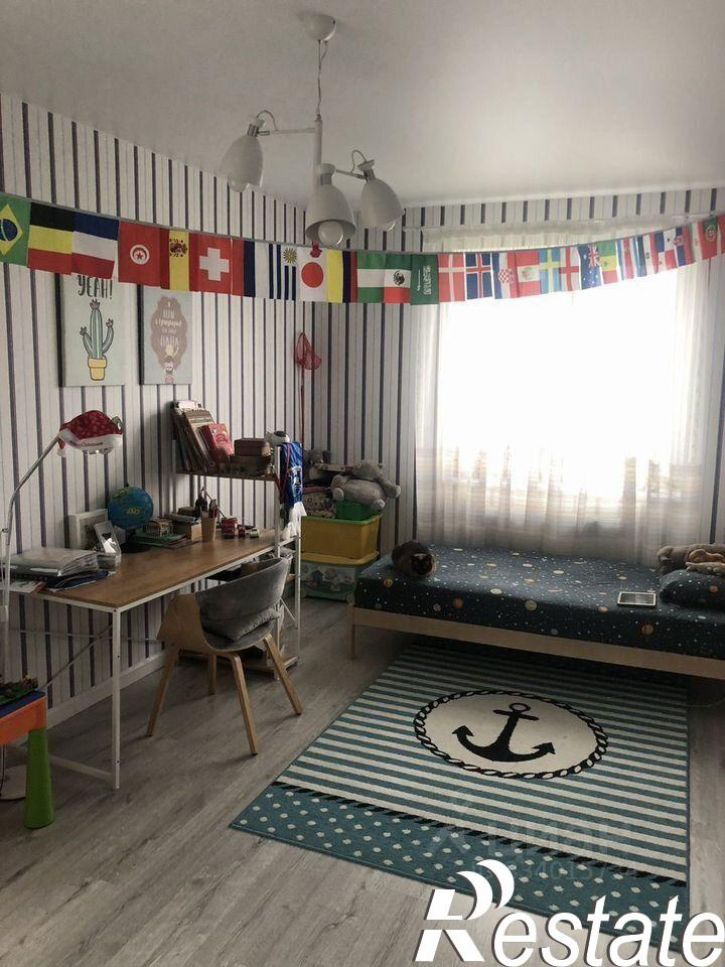 4-комн квартира улица Лукашова, 12,  д. 12