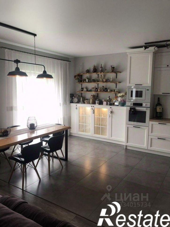 4-комн квартира улица Лукашова, 12,  д. 12