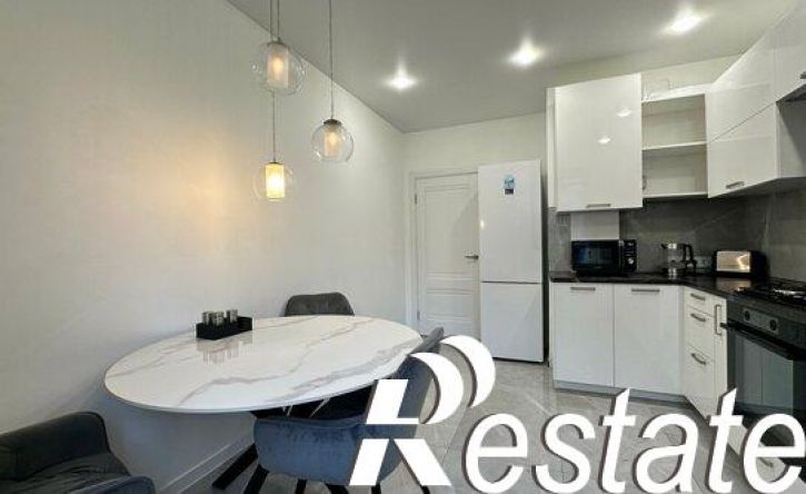 4-комн квартира Новгородская улица, 5 к1,  д. 5 к1
