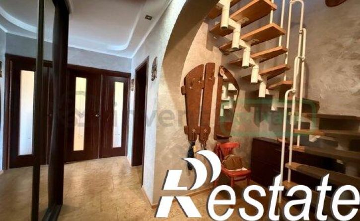 4-комн квартира улица Лермонтова, 22,  д. 22
