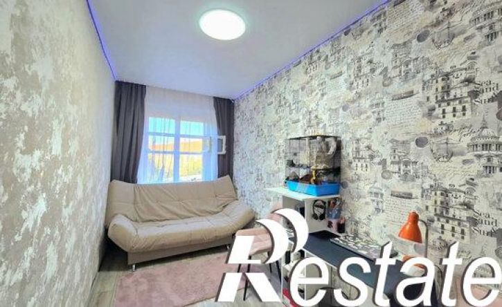 3-комн квартира улица Клавы Назаровой, 57,  д. 57