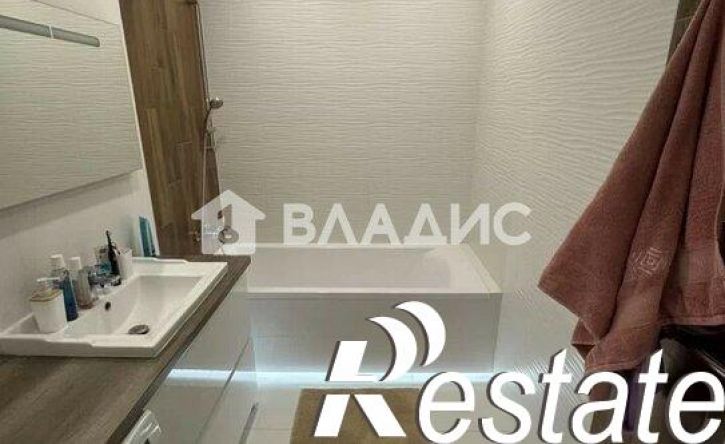 3-комн квартира ул Тихоокеанская, 44,  д. 44