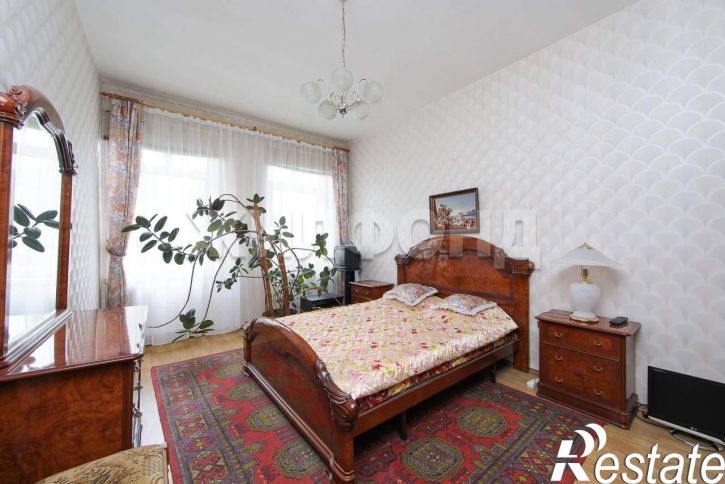 3-комн квартира Красная улица, д.28