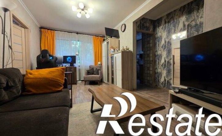 2-комн квартира улица Чекистов, 110,  д. 110