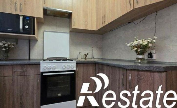 2-комн квартира улица Чекистов, 110,  д. 110