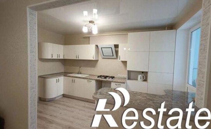 3-комн квартира улица Мира, 7Б,  д. 7Б