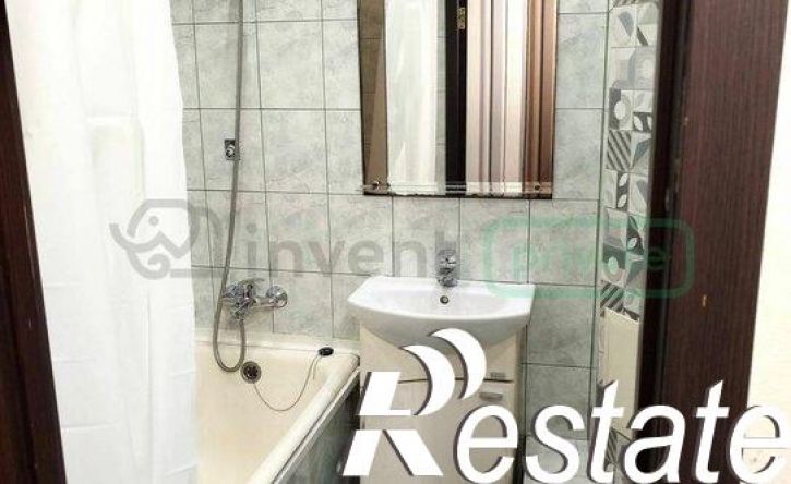 1-комн квартира улица Подполковника Емельянова, 248,  д. 248