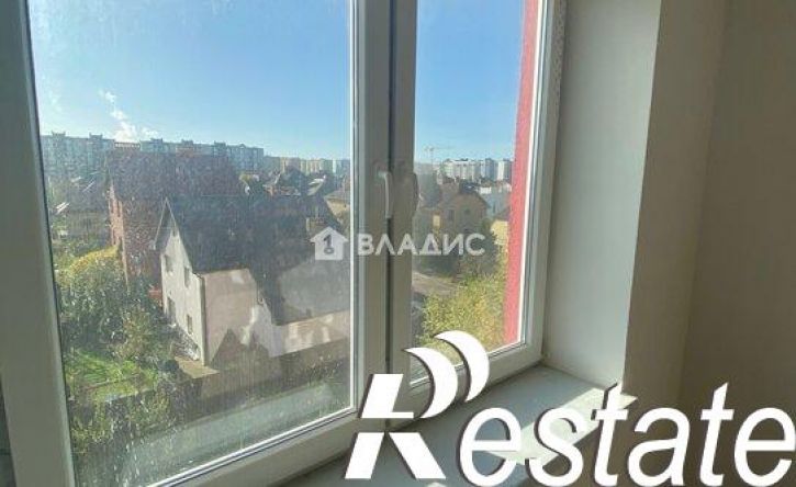 1-комн квартира улица Подполковника Емельянова, 242В к2,  д. 242В к2