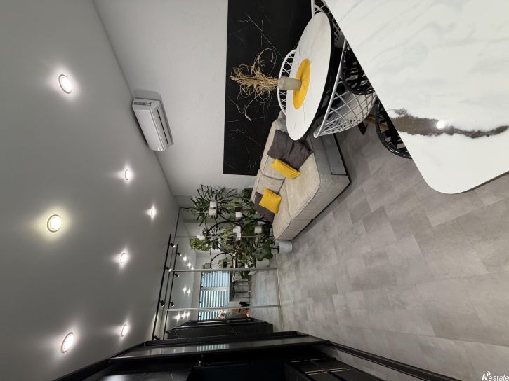 3-комн квартира Октябрьская , 67