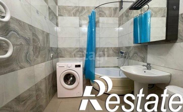 2-комн квартира Коммунистическая улица, 24,  д. 24