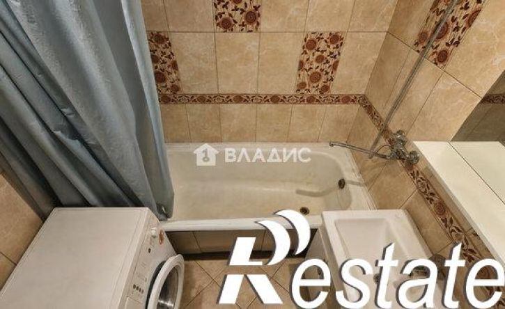 3-комн квартира улица Гайдара, 93,  д. 93
