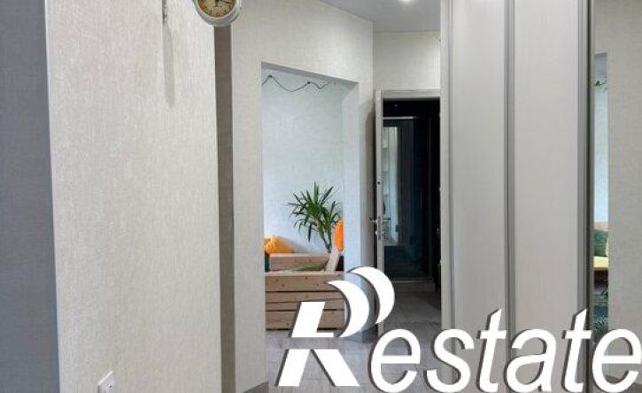 5-комн квартира улица Докука, 27A,  д. 27A