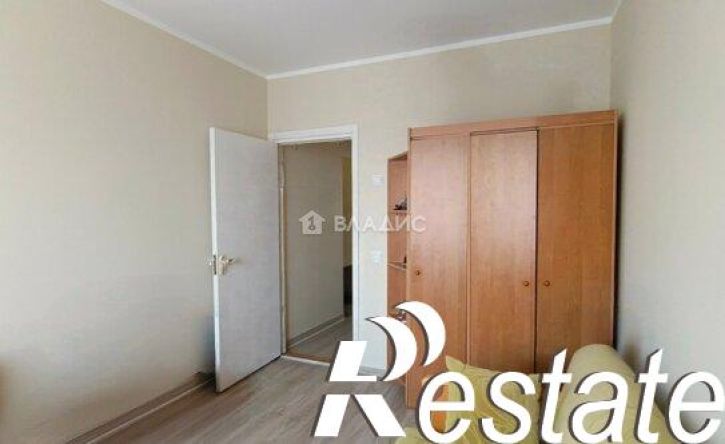 3-комн квартира улица Полковника Ефремова, 3,  д. 3